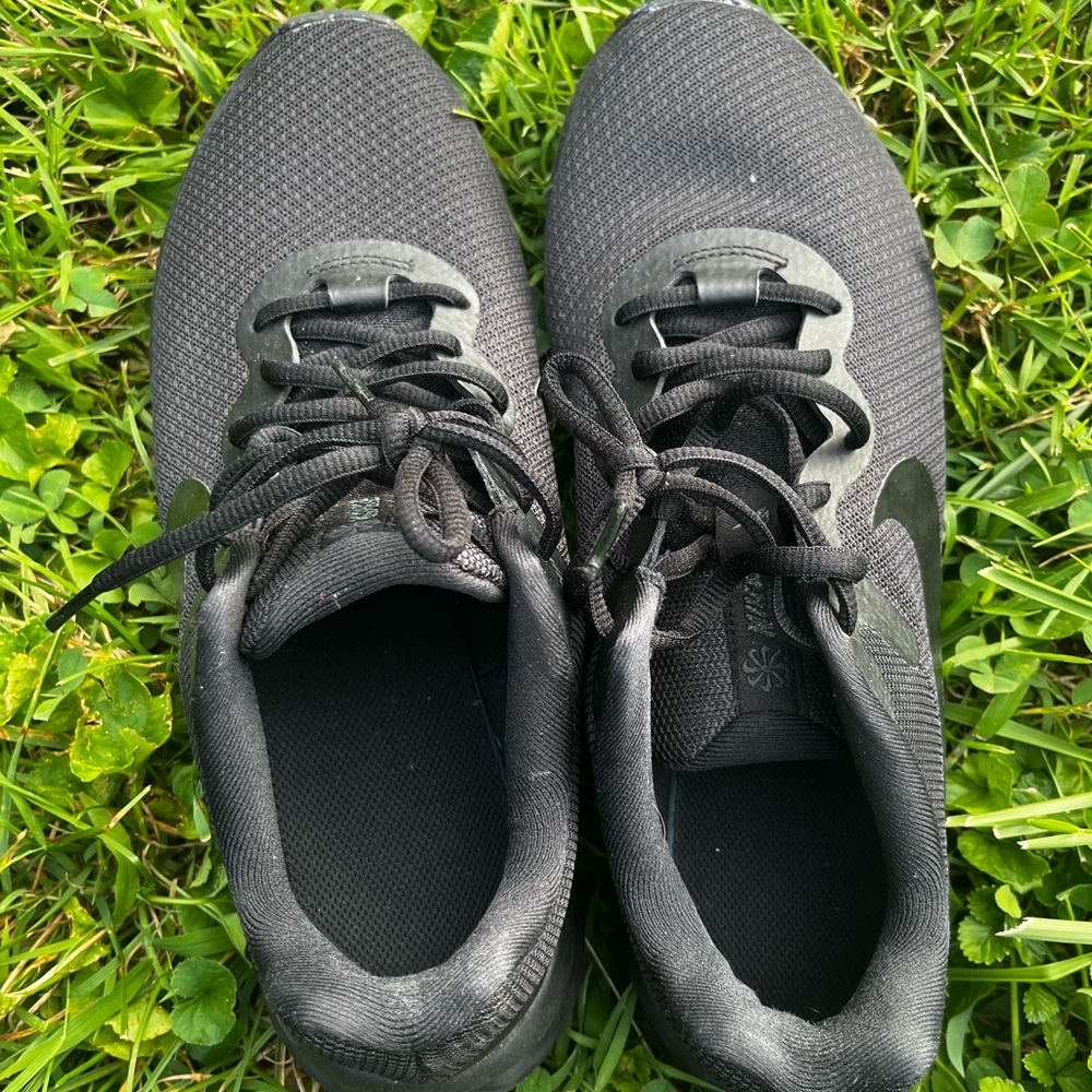 Black Nike shoes